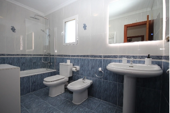 Villa in Els Poblets(Barranquets) zur Ferienvermietung, Woongedeelte 110 m², Bouwjaar 2001, + KLIMA, Klimaanlage, Grondstuk 400 m², 3 Slaapkamers, 2 Badkamers, Pool, ref.: T-0421-15
