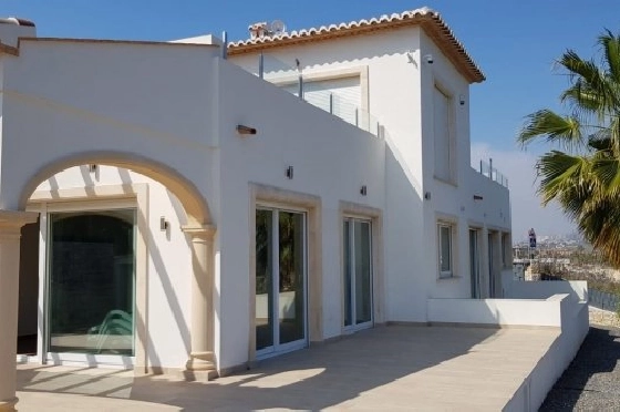 Villa in Javea zu verkaufen, Woongedeelte 360 m², Klimaanlage, Grondstuk 1050 m², 4 Slaapkamers, 4 Badkamers, Pool, ref.: BS-3974773-17