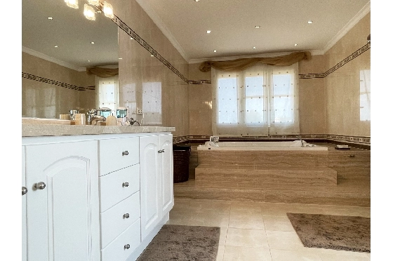 Villa in Javea zu verkaufen, Woongedeelte 468 m², Klimaanlage, Grondstuk 2012 m², 4 Slaapkamers, 4 Badkamers, Pool, ref.: BS-3974722-20