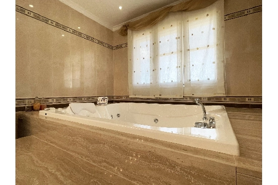 Villa in Javea zu verkaufen, Woongedeelte 468 m², Klimaanlage, Grondstuk 2012 m², 4 Slaapkamers, 4 Badkamers, Pool, ref.: BS-3974722-21