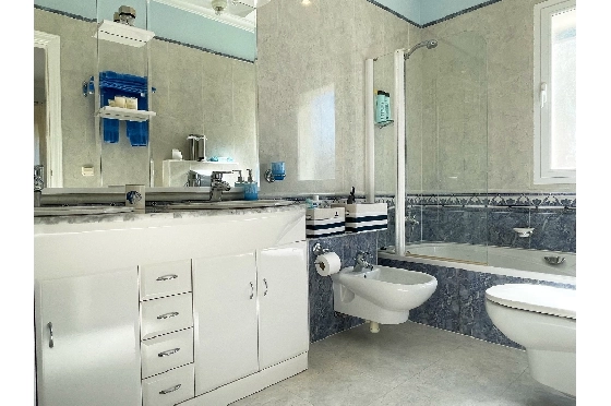 Villa in Javea zu verkaufen, Woongedeelte 468 m², Klimaanlage, Grondstuk 2012 m², 4 Slaapkamers, 4 Badkamers, Pool, ref.: BS-3974722-24