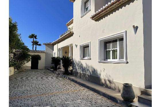 Villa in Javea zu verkaufen, Woongedeelte 468 m², Klimaanlage, Grondstuk 2012 m², 4 Slaapkamers, 4 Badkamers, Pool, ref.: BS-3974722-39