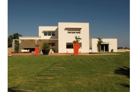 Villa in Denia zu verkaufen, Woongedeelte 544 m², Klimaanlage, Grondstuk 10500 m², 4 Slaapkamers, 3 Badkamers, Pool, ref.: BS-3974691-7