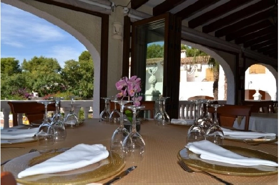Investition in Moraira zu verkaufen, 18 Slaapkamers, 20 Badkamers, Pool, ref.: BS-3974656-23
