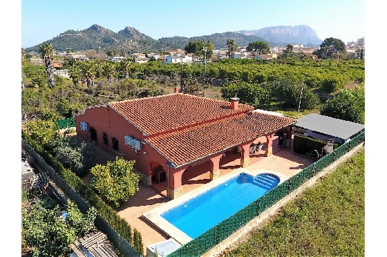 Finca in Pedreguer(Campo) zu verkaufen, Woongedeelte 150 m², Bouwjaar 1980, Zustand gepflegt, Klimaanlage, Grondstuk 700 m², 4 Slaapkamers, 2 Badkamers, Pool, ref.: GC-0322-1