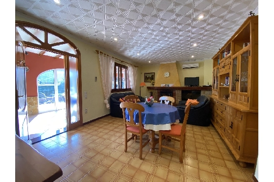 Finca in Pedreguer(Campo) zu verkaufen, Woongedeelte 150 m², Bouwjaar 1980, Zustand gepflegt, Klimaanlage, Grondstuk 700 m², 4 Slaapkamers, 2 Badkamers, Pool, ref.: GC-0322-12