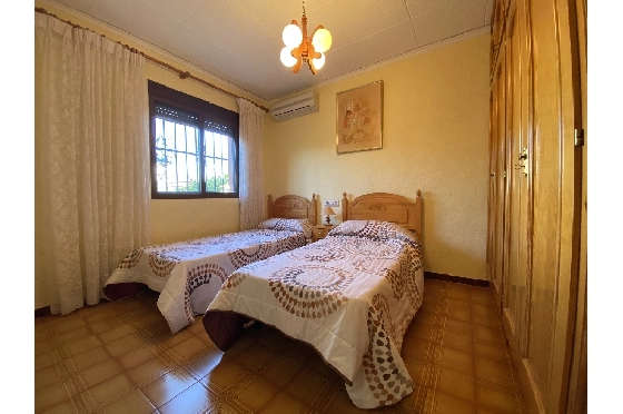 Finca in Pedreguer(Campo) zu verkaufen, Woongedeelte 150 m², Bouwjaar 1980, Zustand gepflegt, Klimaanlage, Grondstuk 700 m², 4 Slaapkamers, 2 Badkamers, Pool, ref.: GC-0322-15