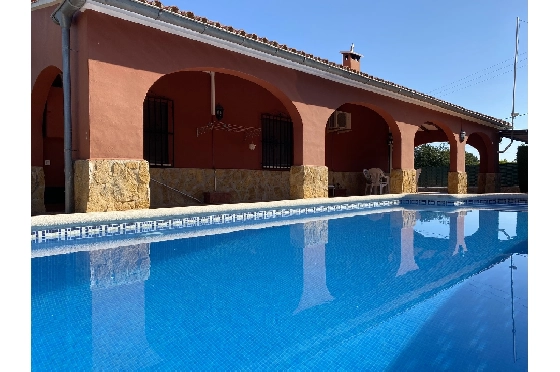 Finca in Pedreguer(Campo) zu verkaufen, Woongedeelte 150 m², Bouwjaar 1980, Zustand gepflegt, Klimaanlage, Grondstuk 700 m², 4 Slaapkamers, 2 Badkamers, Pool, ref.: GC-0322-5