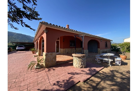 Finca in Pedreguer(Campo) zu verkaufen, Woongedeelte 150 m², Bouwjaar 1980, Zustand gepflegt, Klimaanlage, Grondstuk 700 m², 4 Slaapkamers, 2 Badkamers, Pool, ref.: GC-0322-6