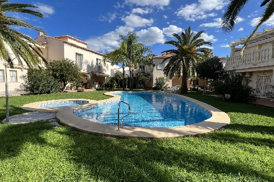Reihenhaus in Denia(Las Marinas) zur Ferienvermietung, Woongedeelte 98 m², Bouwjaar 2001, Zustand gepflegt, + KLIMA, Klimaanlage, 2 Slaapkamers, 2 Badkamers, Pool, ref.: T-0222-1
