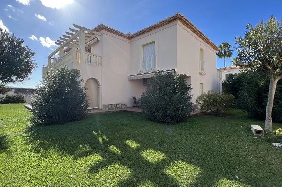 Reihenhaus in Denia(Las Marinas) zur Ferienvermietung, Woongedeelte 98 m², Bouwjaar 2001, Zustand gepflegt, + KLIMA, Klimaanlage, 2 Slaapkamers, 2 Badkamers, Pool, ref.: T-0222-2