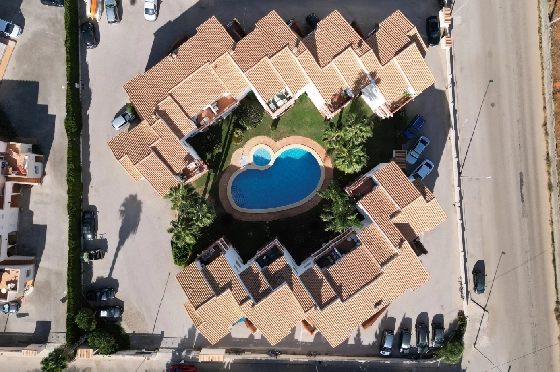 Reihenhaus in Denia(Las Marinas) zur Ferienvermietung, Woongedeelte 98 m², Bouwjaar 2001, Zustand gepflegt, + KLIMA, Klimaanlage, 2 Slaapkamers, 2 Badkamers, Pool, ref.: T-0222-25