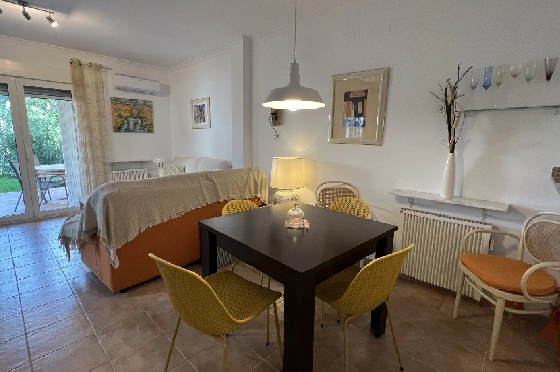 Reihenhaus in Denia(Las Marinas) zur Ferienvermietung, Woongedeelte 98 m², Bouwjaar 2001, Zustand gepflegt, + KLIMA, Klimaanlage, 2 Slaapkamers, 2 Badkamers, Pool, ref.: T-0222-4
