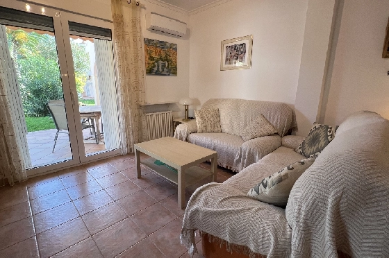 Reihenhaus in Denia(Las Marinas) zur Ferienvermietung, Woongedeelte 98 m², Bouwjaar 2001, Zustand gepflegt, + KLIMA, Klimaanlage, 2 Slaapkamers, 2 Badkamers, Pool, ref.: T-0222-9