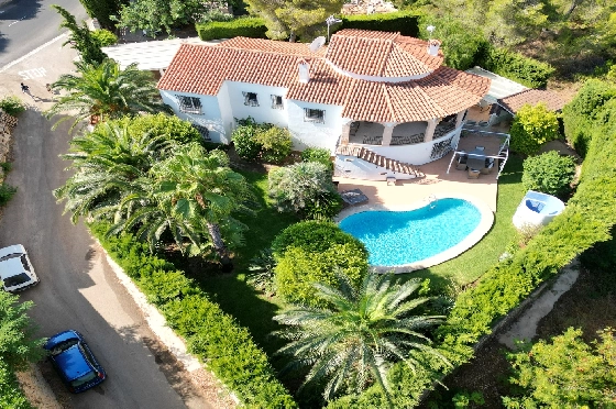 Villa in Denia(Montgo) zur Ferienvermietung, Woongedeelte 220 m², Bouwjaar 1997, Zustand gepflegt, + Zentralheizung, Klimaanlage, Grondstuk 915 m², 3 Slaapkamers, 3 Badkamers, Pool, ref.: T-0422-2