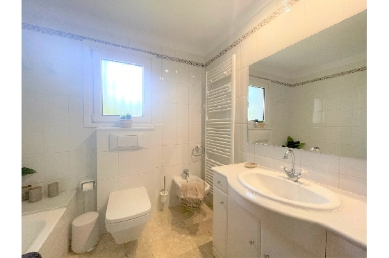 Villa in Denia(Montgo) zur Ferienvermietung, Woongedeelte 220 m², Bouwjaar 1997, Zustand gepflegt, + Zentralheizung, Klimaanlage, Grondstuk 915 m², 3 Slaapkamers, 3 Badkamers, Pool, ref.: T-0422-20