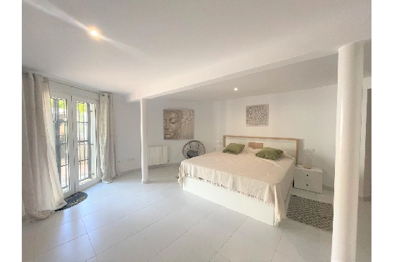 Villa in Denia(Montgo) zur Ferienvermietung, Woongedeelte 220 m², Bouwjaar 1997, Zustand gepflegt, + Zentralheizung, Klimaanlage, Grondstuk 915 m², 3 Slaapkamers, 3 Badkamers, Pool, ref.: T-0422-22