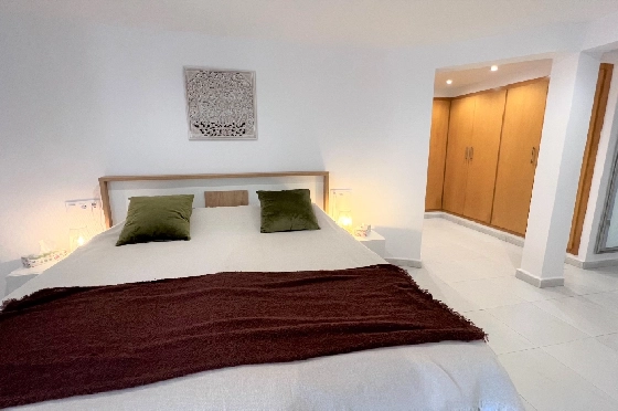 Villa in Denia(Montgo) zur Ferienvermietung, Woongedeelte 220 m², Bouwjaar 1997, Zustand gepflegt, + Zentralheizung, Klimaanlage, Grondstuk 915 m², 3 Slaapkamers, 3 Badkamers, Pool, ref.: T-0422-24