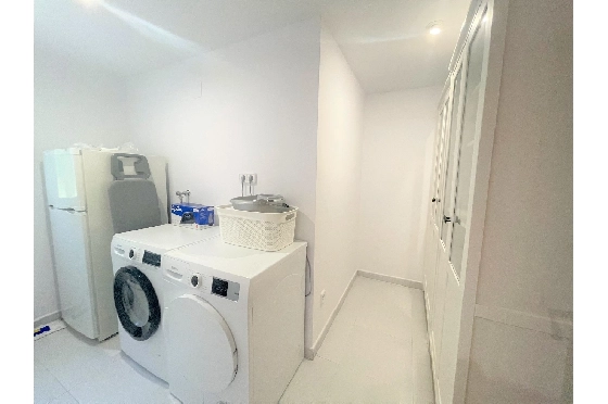 Villa in Denia(Montgo) zur Ferienvermietung, Woongedeelte 220 m², Bouwjaar 1997, Zustand gepflegt, + Zentralheizung, Klimaanlage, Grondstuk 915 m², 3 Slaapkamers, 3 Badkamers, Pool, ref.: T-0422-26