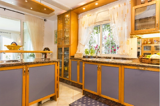 Villa in Benissa zu verkaufen, Woongedeelte 700 m², Bouwjaar 1975, + Zentralheizung, Klimaanlage, Grondstuk 7096 m², 7 Slaapkamers, 4 Badkamers, Pool, ref.: BI-BE.H-861-17