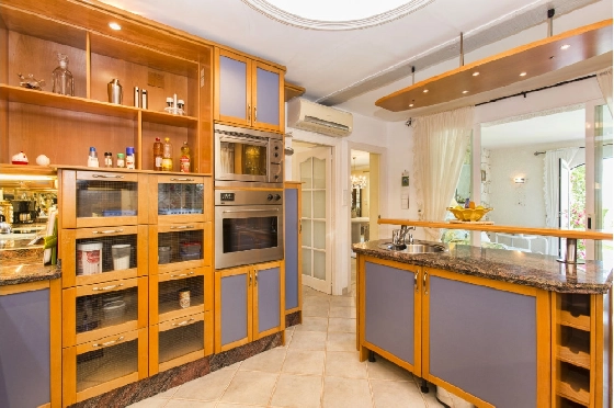 Villa in Benissa zu verkaufen, Woongedeelte 700 m², Bouwjaar 1975, + Zentralheizung, Klimaanlage, Grondstuk 7096 m², 7 Slaapkamers, 4 Badkamers, Pool, ref.: BI-BE.H-861-18
