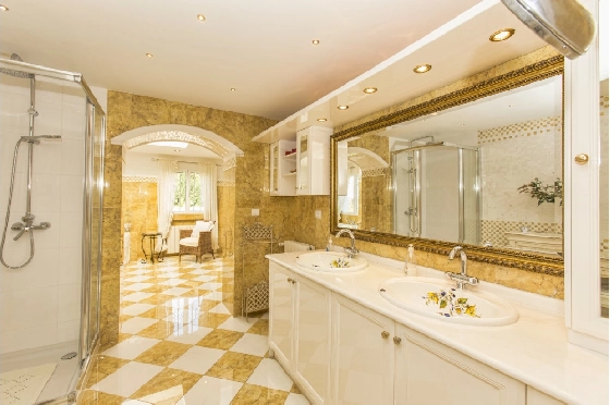 Villa in Benissa zu verkaufen, Woongedeelte 700 m², Bouwjaar 1975, + Zentralheizung, Klimaanlage, Grondstuk 7096 m², 7 Slaapkamers, 4 Badkamers, Pool, ref.: BI-BE.H-861-33