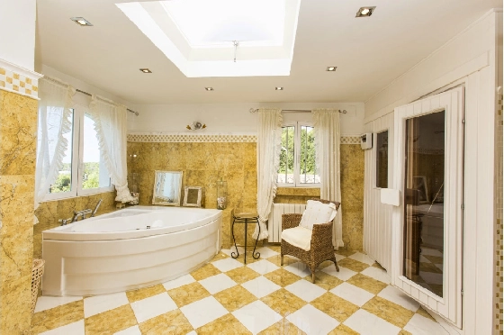 Villa in Benissa zu verkaufen, Woongedeelte 700 m², Bouwjaar 1975, + Zentralheizung, Klimaanlage, Grondstuk 7096 m², 7 Slaapkamers, 4 Badkamers, Pool, ref.: BI-BE.H-861-35