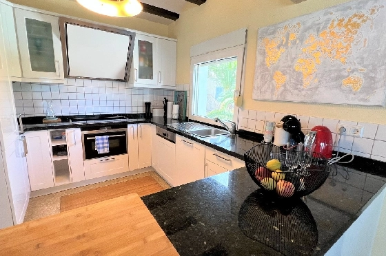 Villa in Denia(Les Galeretes) zur Ferienvermietung, Woongedeelte 215 m², Bouwjaar 1980, Zustand gepflegt, + Zentralheizung, Klimaanlage, Grondstuk 800 m², 3 Slaapkamers, 2 Badkamers, Pool, ref.: T-0822-11