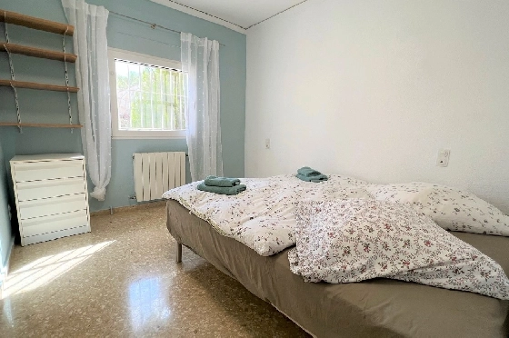 Villa in Denia(Les Galeretes) zur Ferienvermietung, Woongedeelte 215 m², Bouwjaar 1980, Zustand gepflegt, + Zentralheizung, Klimaanlage, Grondstuk 800 m², 3 Slaapkamers, 2 Badkamers, Pool, ref.: T-0822-16