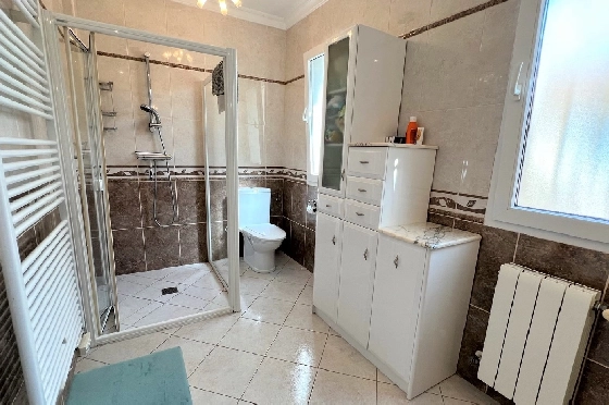Villa in Denia(Les Galeretes) zur Ferienvermietung, Woongedeelte 215 m², Bouwjaar 1980, Zustand gepflegt, + Zentralheizung, Klimaanlage, Grondstuk 800 m², 3 Slaapkamers, 2 Badkamers, Pool, ref.: T-0822-18