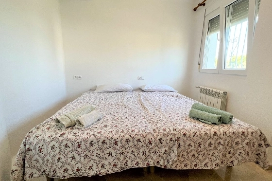 Villa in Denia(Les Galeretes) zur Ferienvermietung, Woongedeelte 215 m², Bouwjaar 1980, Zustand gepflegt, + Zentralheizung, Klimaanlage, Grondstuk 800 m², 3 Slaapkamers, 2 Badkamers, Pool, ref.: T-0822-22