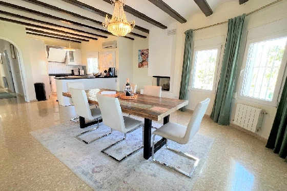 Villa in Denia(Les Galeretes) zur Ferienvermietung, Woongedeelte 215 m², Bouwjaar 1980, Zustand gepflegt, + Zentralheizung, Klimaanlage, Grondstuk 800 m², 3 Slaapkamers, 2 Badkamers, Pool, ref.: T-0822-9