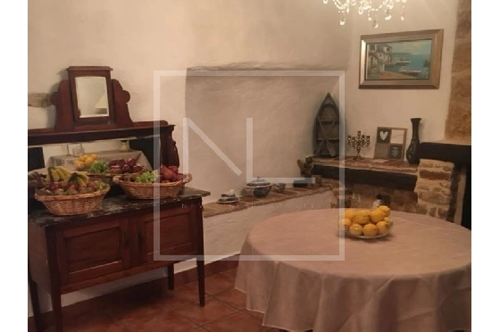 Villa in Benissa zu verkaufen, Woongedeelte 600 m², Bouwjaar 1900, Klimaanlage, Grondstuk 25000 m², 8 Slaapkamers, 9 Badkamers, Pool, ref.: NL-NLD1401-7