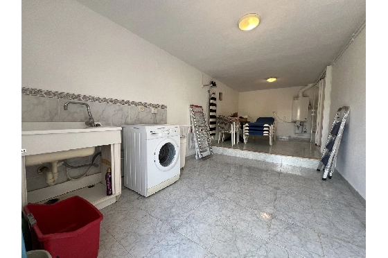 Villa in Denia zur Ferienvermietung, Woongedeelte 133 m², Bouwjaar 1999, Zustand gepflegt, + Fussbodenheizung, Klimaanlage, Grondstuk 585 m², 3 Slaapkamers, 3 Badkamers, Pool, ref.: T-1023-20