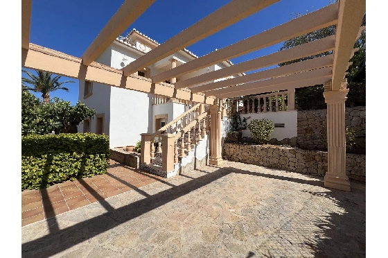 Villa in Denia zur Ferienvermietung, Woongedeelte 133 m², Bouwjaar 1999, Zustand gepflegt, + Fussbodenheizung, Klimaanlage, Grondstuk 585 m², 3 Slaapkamers, 3 Badkamers, Pool, ref.: T-1023-21