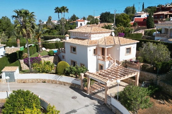 Villa in Denia zur Ferienvermietung, Woongedeelte 133 m², Bouwjaar 1999, Zustand gepflegt, + Fussbodenheizung, Klimaanlage, Grondstuk 585 m², 3 Slaapkamers, 3 Badkamers, Pool, ref.: T-1023-24