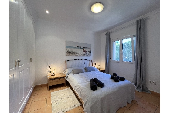 Villa in Denia zur Ferienvermietung, Woongedeelte 133 m², Bouwjaar 1999, Zustand gepflegt, + Fussbodenheizung, Klimaanlage, Grondstuk 585 m², 3 Slaapkamers, 3 Badkamers, Pool, ref.: T-1023-8