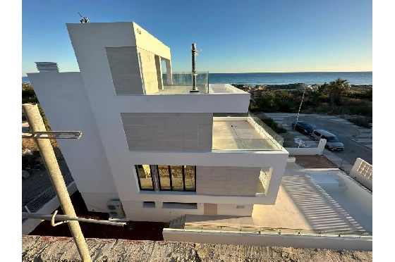 Villa in Oliva zu verkaufen, Woongedeelte 173 m², Bouwjaar 2023, Zustand Erstbezug, + Fussbodenheizung, Klimaanlage, Grondstuk 350 m², 3 Slaapkamers, 4 Badkamers, Pool, ref.: AS-1623-19