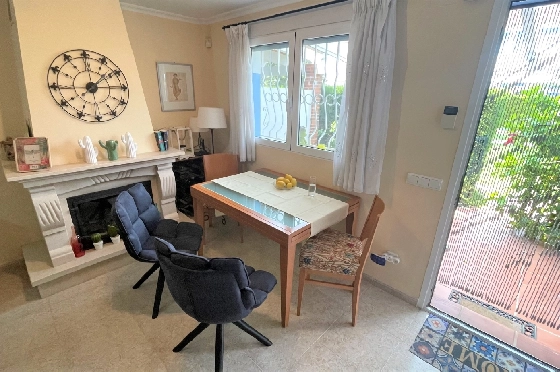Reihenhaus in Els Poblets zu verkaufen, Woongedeelte 132 m², Bouwjaar 2002, Klimaanlage, 2 Slaapkamers, 2 Badkamers, Pool, ref.: JS-1323-8