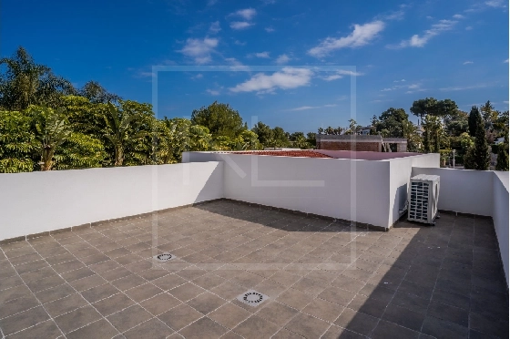 Villa in Javea zu verkaufen, Woongedeelte 200 m², Klimaanlage, Grondstuk 1000 m², Pool, ref.: NL-NLD1429-35