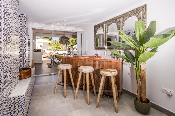 Villa in Moraira(Pla del Mar) zu verkaufen, Woongedeelte 283 m², Bouwjaar 1975, Klimaanlage, Grondstuk 840 m², 4 Slaapkamers, 4 Badkamers, Pool, ref.: NL-NLD1475-13