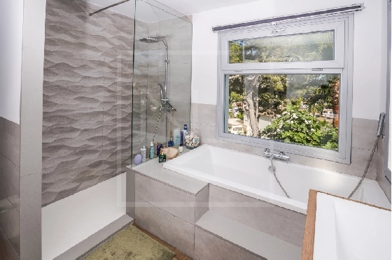 Villa in Moraira(Pla del Mar) zu verkaufen, Woongedeelte 283 m², Bouwjaar 1975, Klimaanlage, Grondstuk 840 m², 4 Slaapkamers, 4 Badkamers, Pool, ref.: NL-NLD1475-20