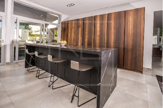 Villa in Moraira(Pla del Mar) zu verkaufen, Woongedeelte 283 m², Bouwjaar 1975, Klimaanlage, Grondstuk 840 m², 4 Slaapkamers, 4 Badkamers, Pool, ref.: NL-NLD1475-7