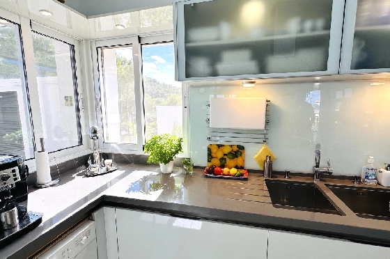 Villa in Denia(Marquesa 6) zu verkaufen, Woongedeelte 227 m², Bouwjaar 1995, Zustand modernisiert, + Zentralheizung, Klimaanlage, Grondstuk 913 m², 3 Slaapkamers, 2 Badkamers, Pool, ref.: AS-2423-17