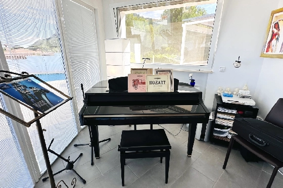 Villa in Denia(Marquesa 6) zu verkaufen, Woongedeelte 227 m², Bouwjaar 1995, Zustand modernisiert, + Zentralheizung, Klimaanlage, Grondstuk 913 m², 3 Slaapkamers, 2 Badkamers, Pool, ref.: AS-2423-25