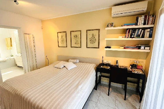 Villa in Denia(Marquesa 6) zu verkaufen, Woongedeelte 227 m², Bouwjaar 1995, Zustand modernisiert, + Zentralheizung, Klimaanlage, Grondstuk 913 m², 3 Slaapkamers, 2 Badkamers, Pool, ref.: AS-2423-30