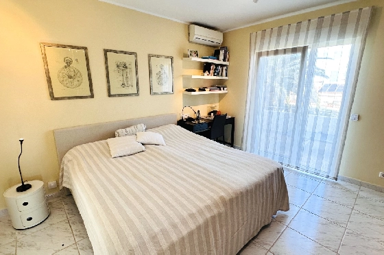 Villa in Denia(Marquesa 6) zu verkaufen, Woongedeelte 227 m², Bouwjaar 1995, Zustand modernisiert, + Zentralheizung, Klimaanlage, Grondstuk 913 m², 3 Slaapkamers, 2 Badkamers, Pool, ref.: AS-2423-31