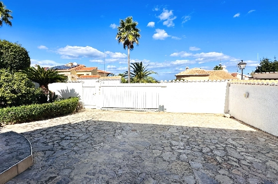 Villa in Denia(Marquesa 6) zu verkaufen, Woongedeelte 227 m², Bouwjaar 1995, Zustand modernisiert, + Zentralheizung, Klimaanlage, Grondstuk 913 m², 3 Slaapkamers, 2 Badkamers, Pool, ref.: AS-2423-57