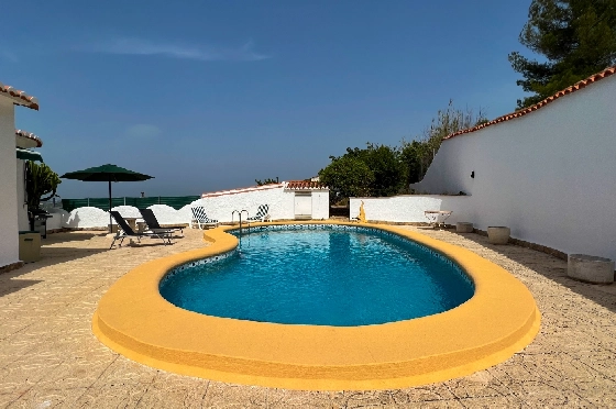 Villa in Benidoleig zur Ferienvermietung, Woongedeelte 180 m², Bouwjaar 1989, + KLIMA, Klimaanlage, Grondstuk 653 m², 3 Slaapkamers, 2 Badkamers, Pool, ref.: T-0923-21