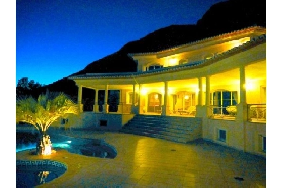 Villa in Javea zu verkaufen, Woongedeelte 685 m², Klimaanlage, Grondstuk 2397 m², 5 Slaapkamers, 5 Badkamers, Pool, ref.: BS-3974726-5